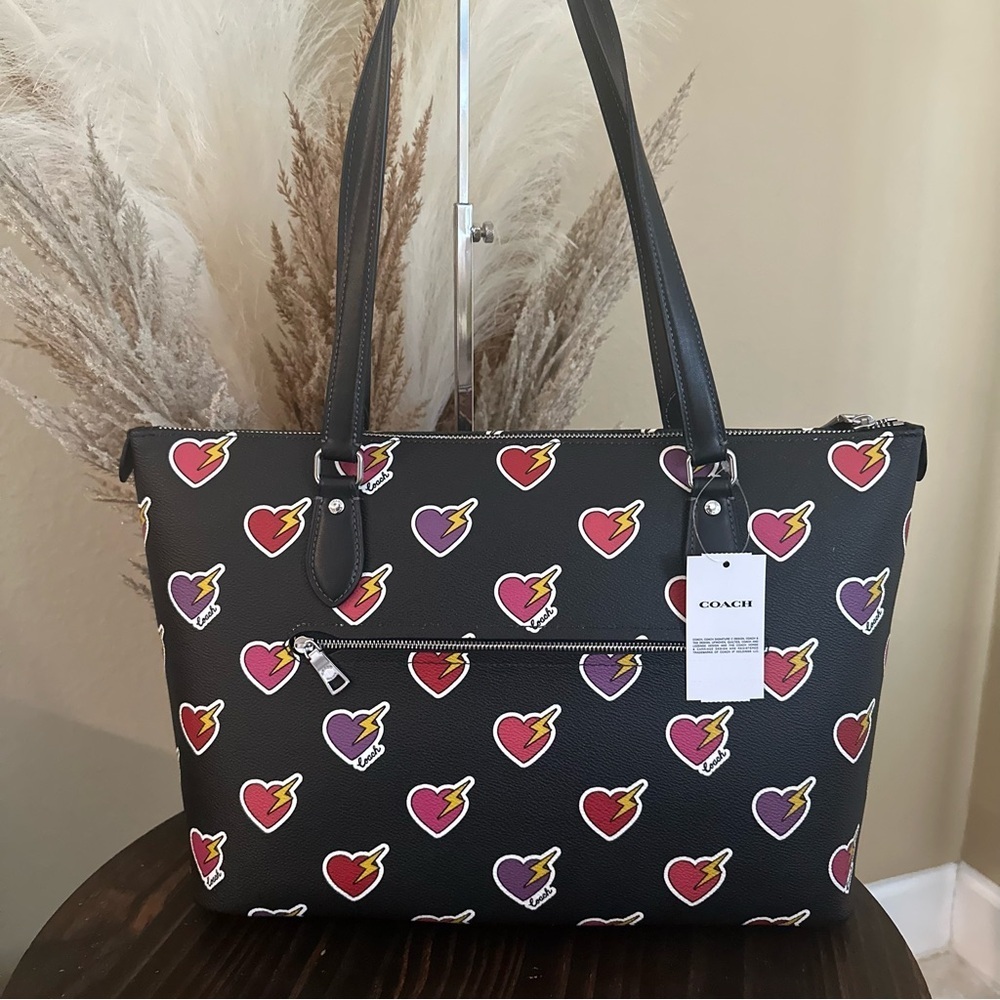 Coach Gallery Tote shoulder Bag With Heart Bolt Print - Picture 6 of 12